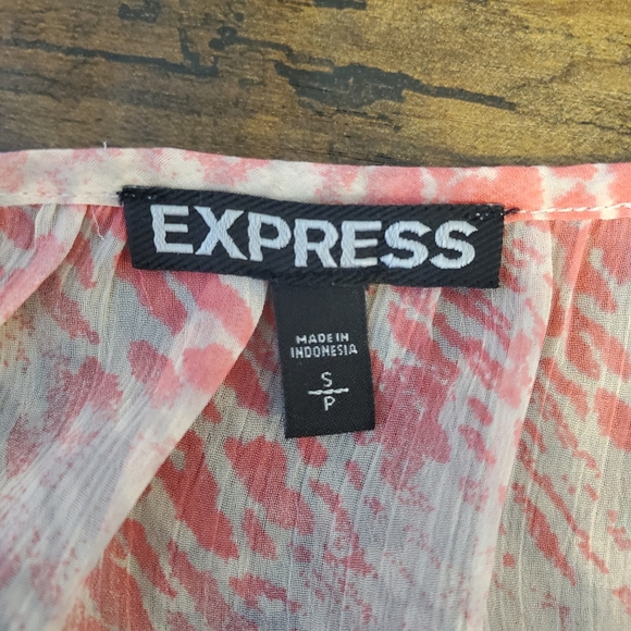 Express Pink Shades Animal Print Top - Picture 3 of 4